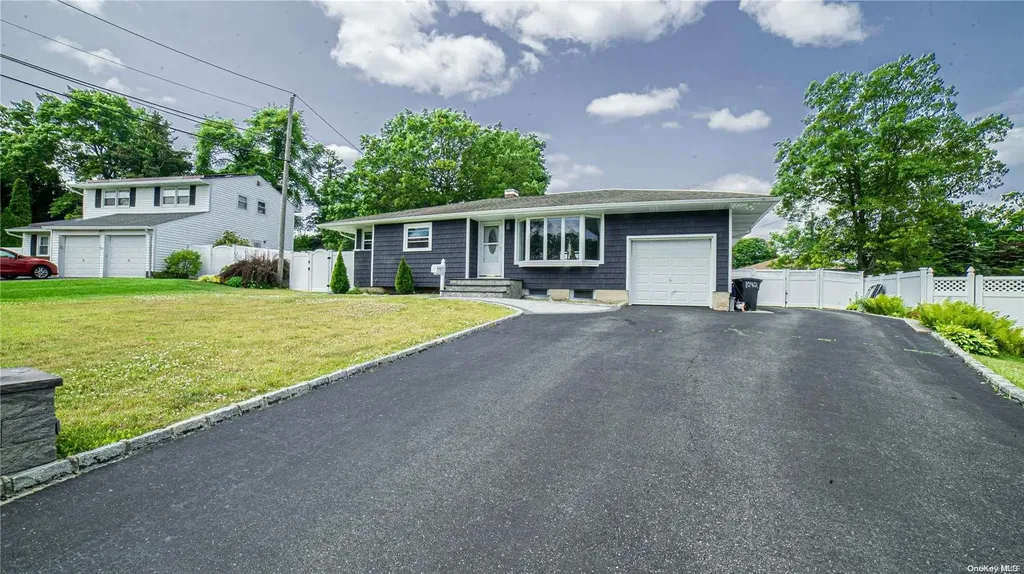 8 Eva Path Commack NY 11725