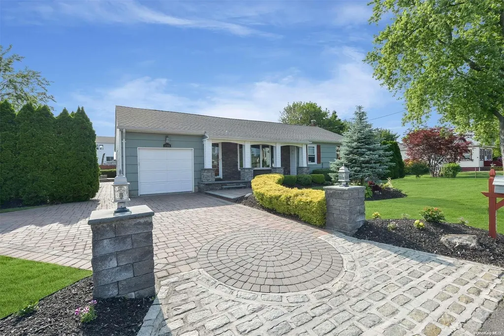 1786 Wells Drive Bay Shore NY 11706