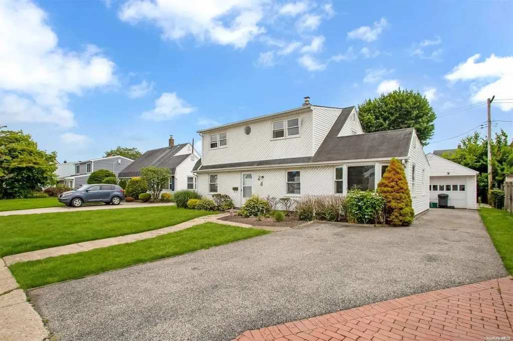 24 Hawk Lane Levittown NY 11756