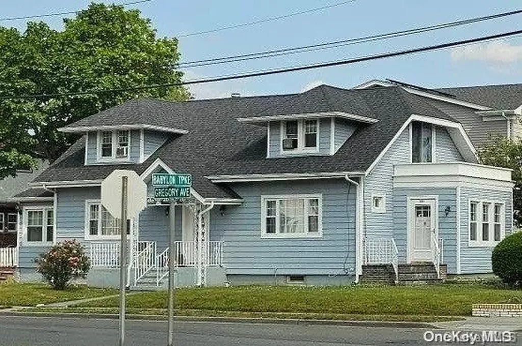 131 Gregory Avenue Merrick NY 11566