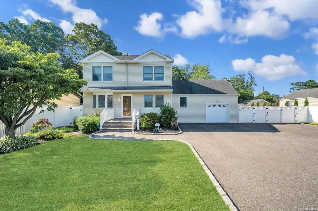 790 Bermuda Road West Babylon NY 11704