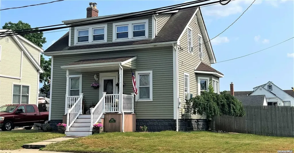 660 Adele Place Baldwin NY 11510