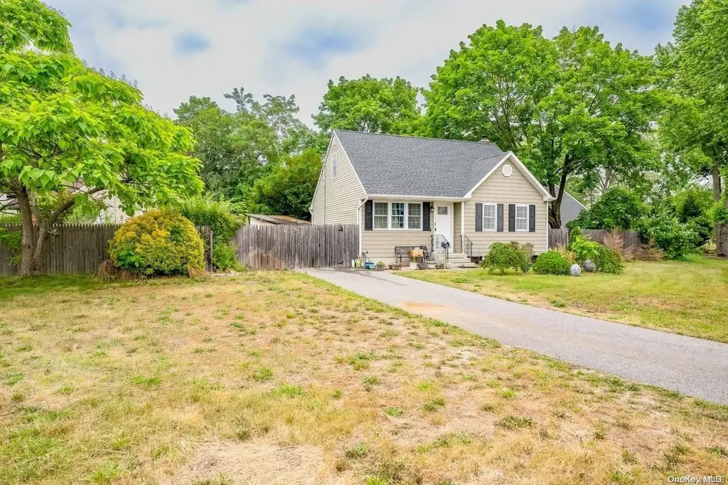 187 Front Avenue Brentwood NY 11717