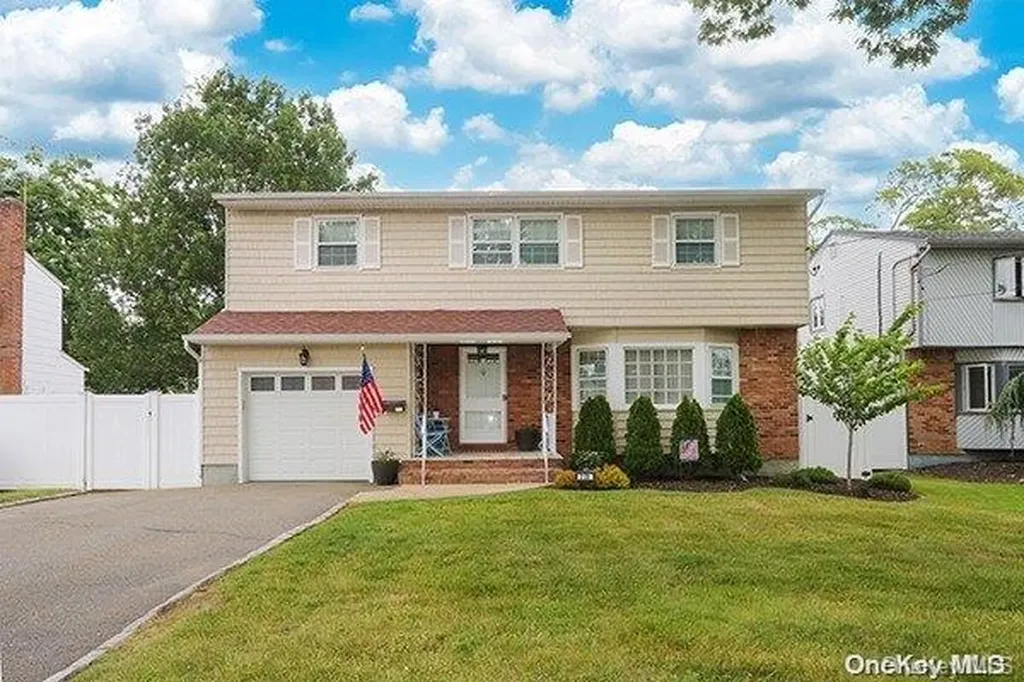 209 Foxhurst Road Oceanside NY 11572