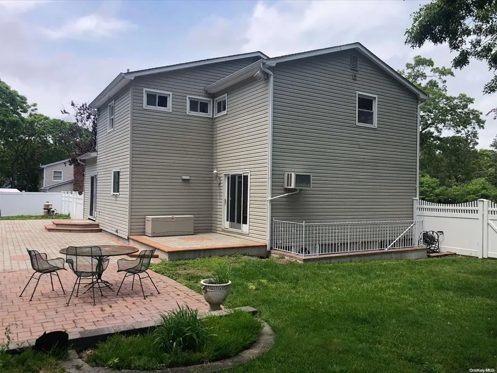 52 W Woodside Avenue Patchogue NY 11772
