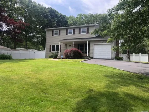 52 W Woodside Avenue Patchogue NY 11772