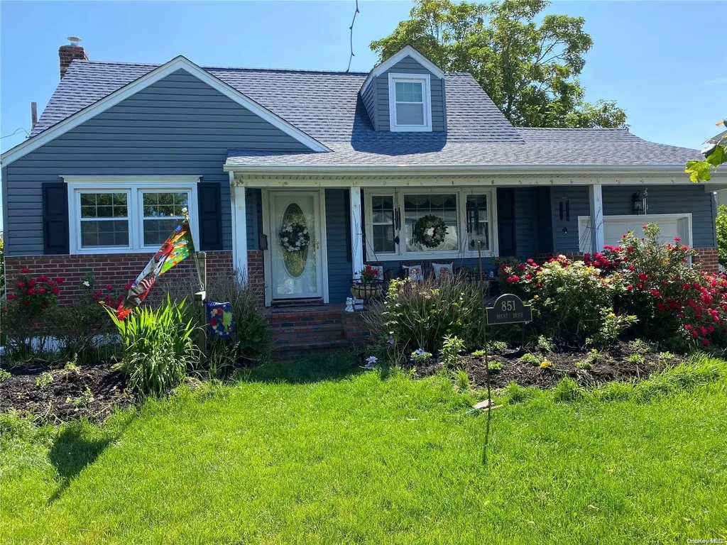 851 Brent Drive Wantagh NY 11793