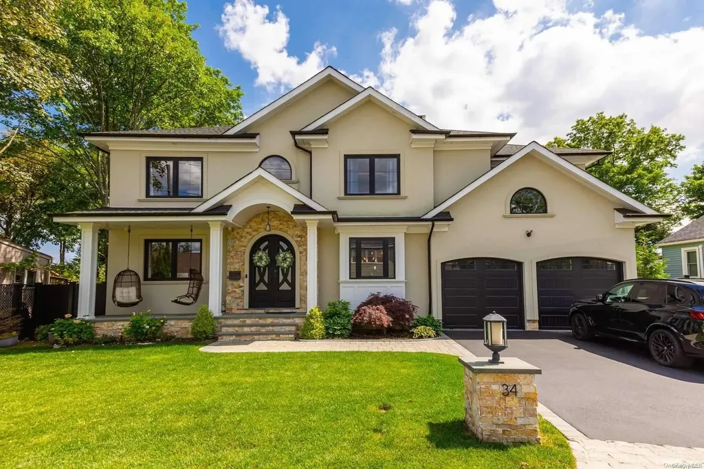 34 Stuart Avenue Babylon NY 11702
