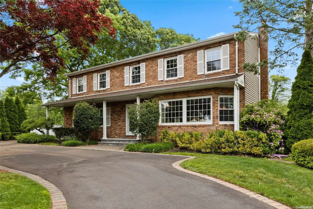 92 Darcy Circle Islip NY 11751