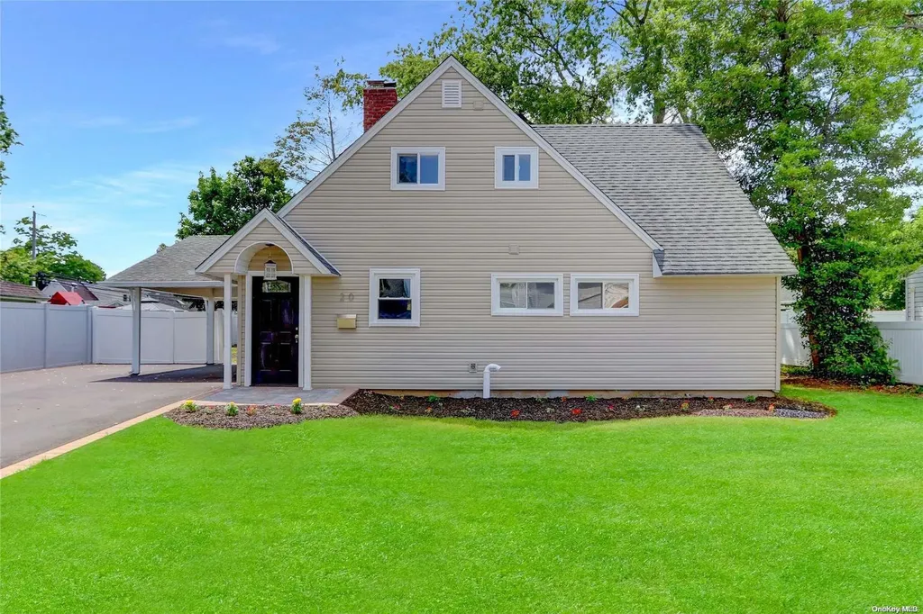 20 Quiet Lane Levittown NY 11756