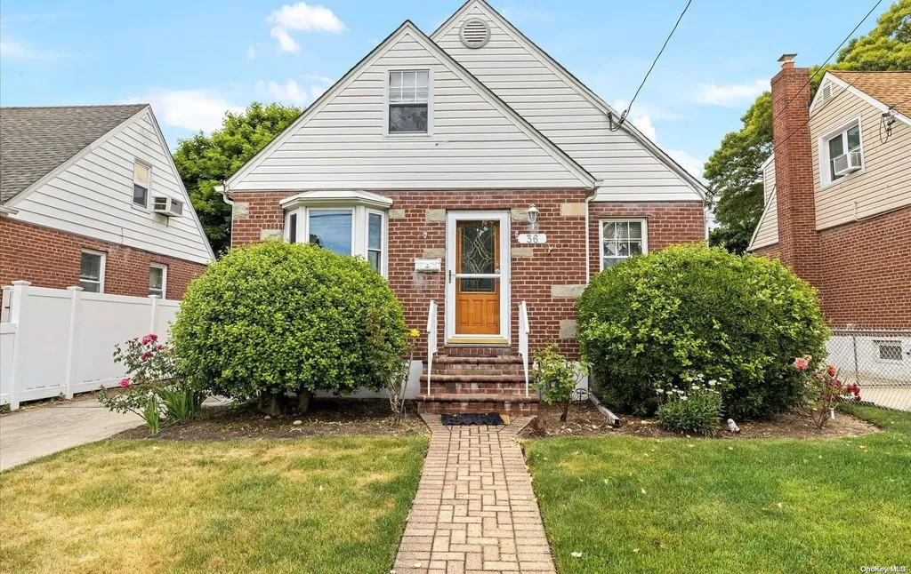 36 Academy Street Oceanside NY 11572