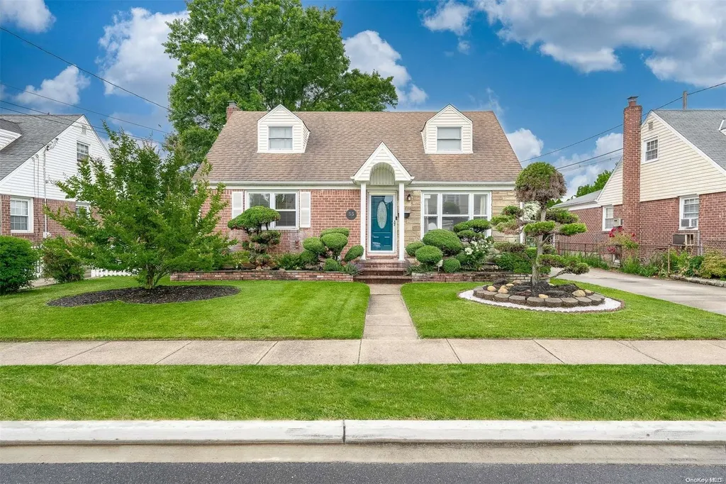 55 12th Avenue Mineola NY 11501