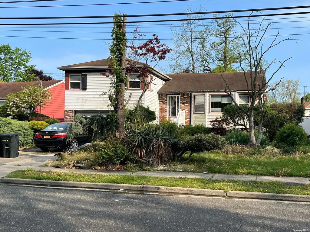 222 E Greenwich Avenue Roosevelt NY 11575