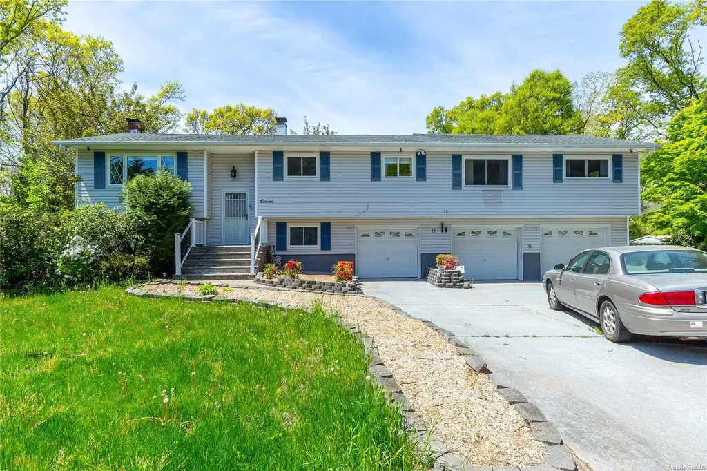 11 Coolidge Place Smithtown NY 11787