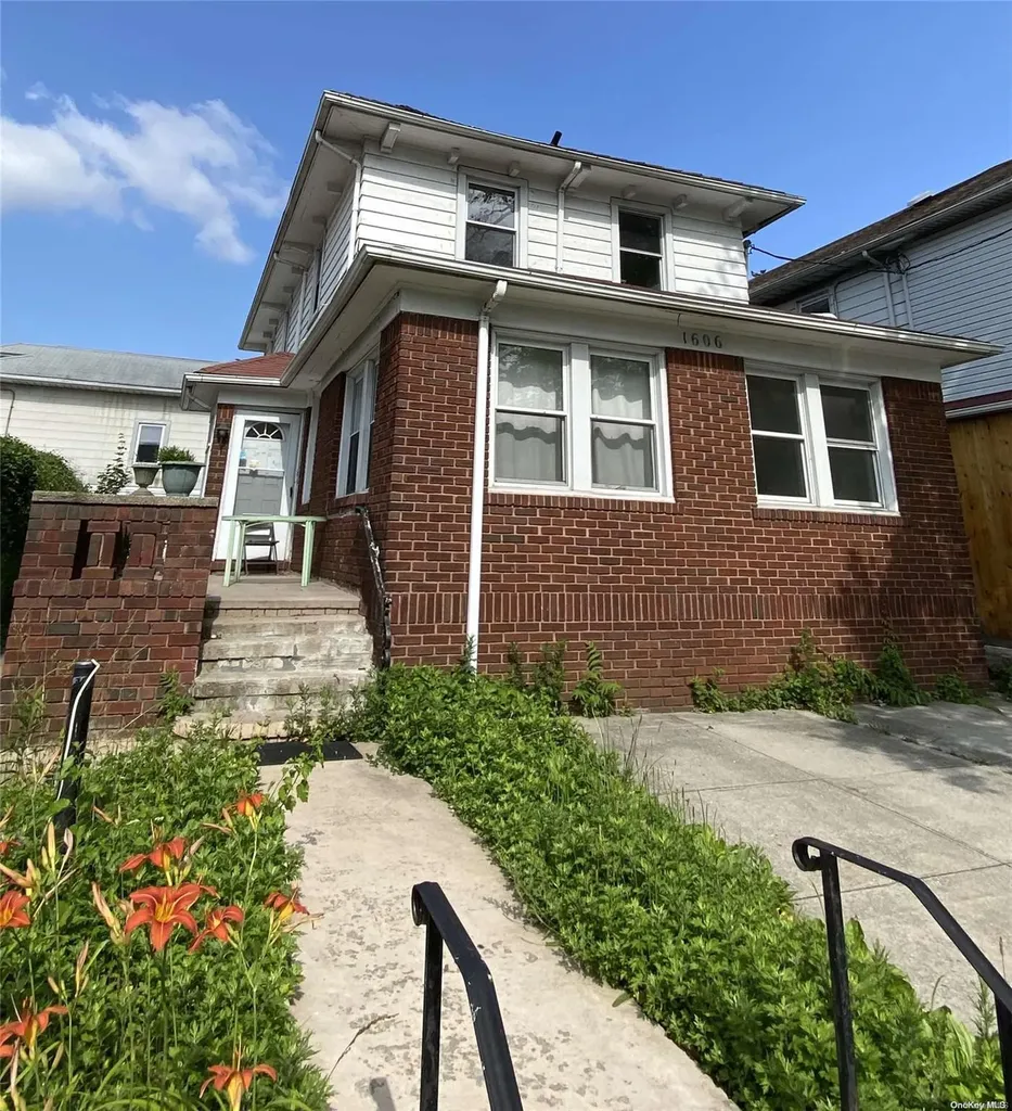 1606 E 17th Street Brooklyn NY 11230