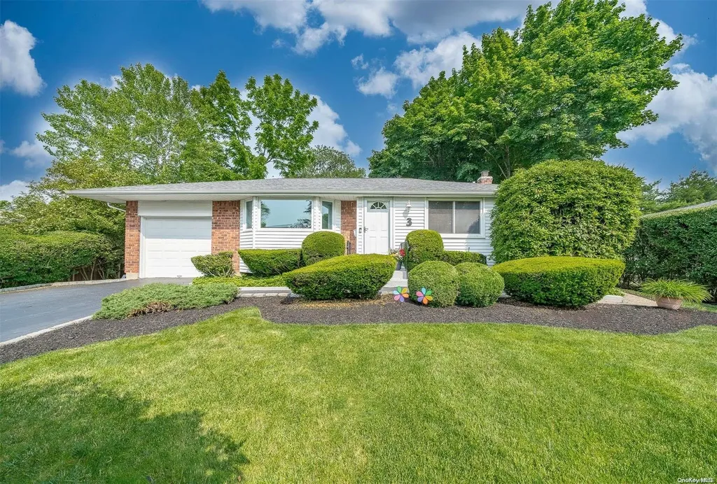 3 Garden Lane Commack NY 11725