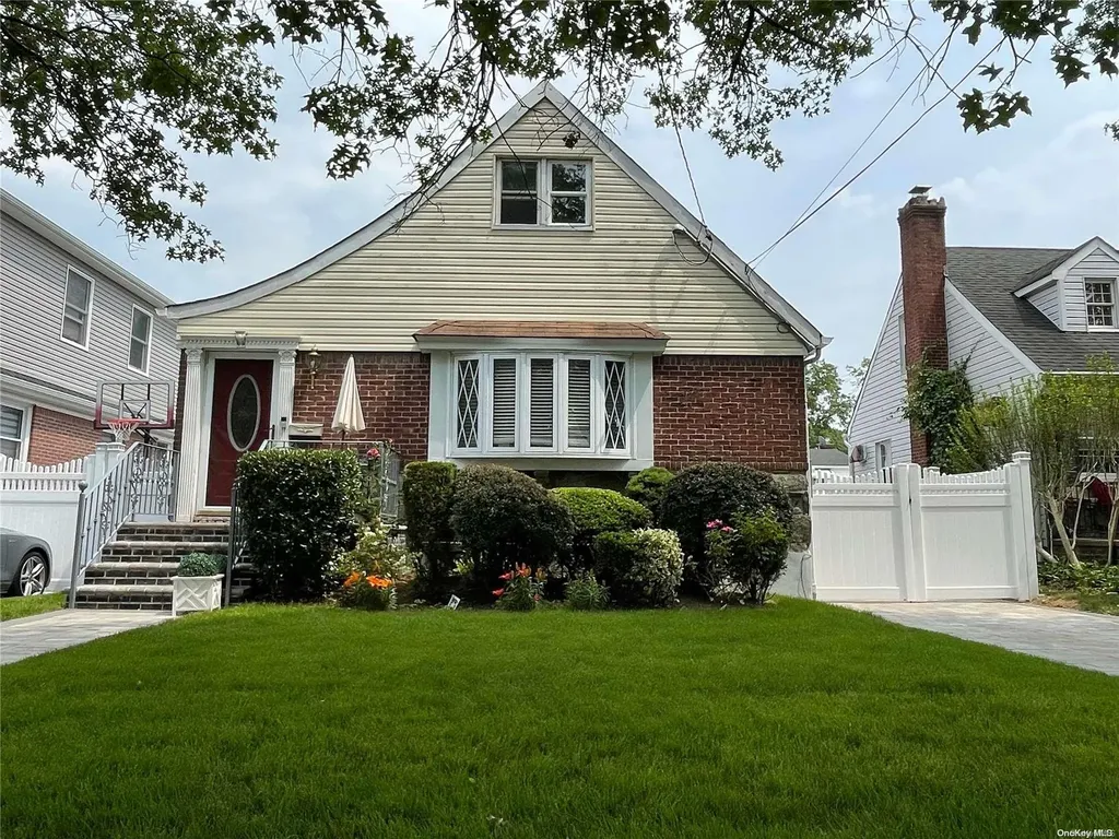 26 Everett Street Valley Stream NY 11580