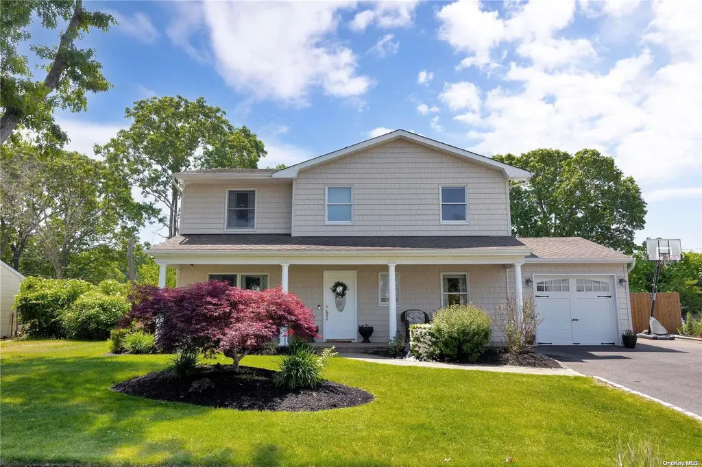 10 Saxon Road Centereach NY 11720