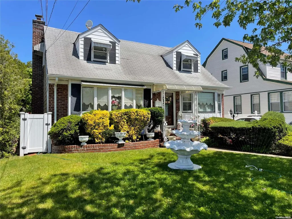 185 Dean Street Valley Stream NY 11580