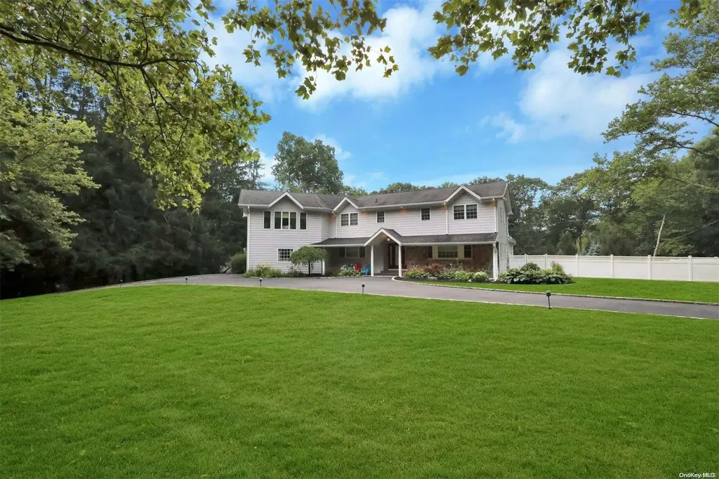 24 Buckingham Drive Dix Hills NY 11746
