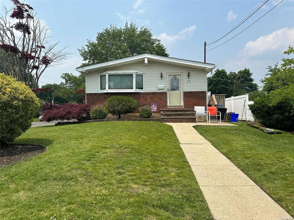 423 Westview Avenue Deer Park NY 11729