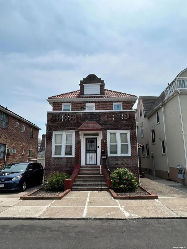 3832 Nautilus Avenue Brooklyn NY 11224