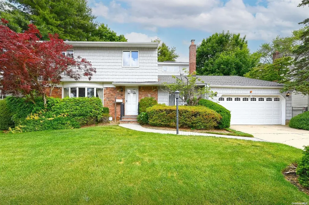 19 Motor Lane Old Bethpage NY 11804