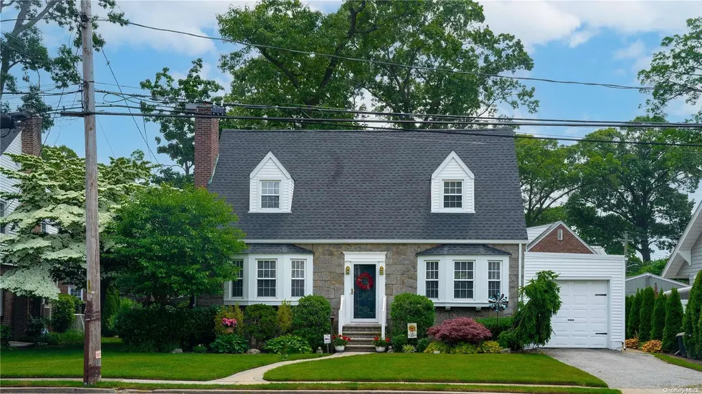 80 Bond Avenue Malverne NY 11565