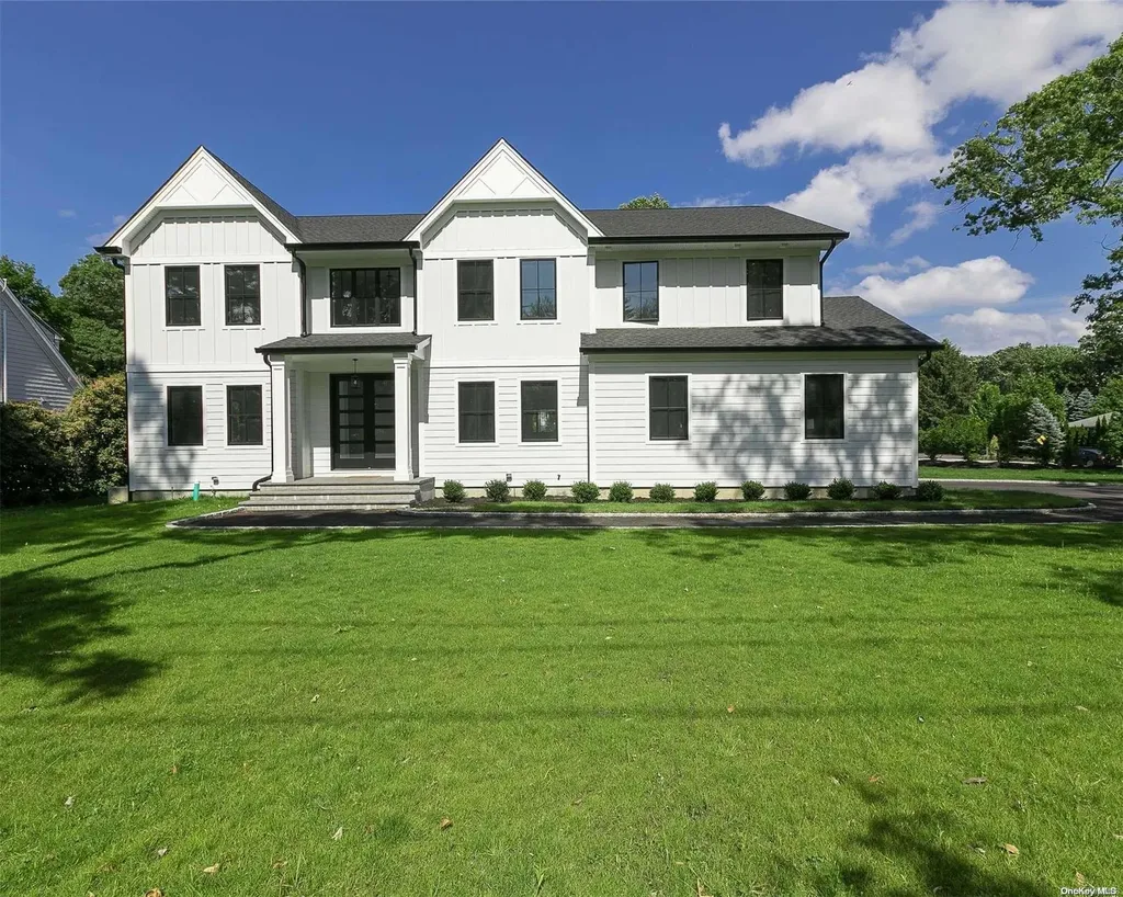 3 East End Court Saint James NY 11780