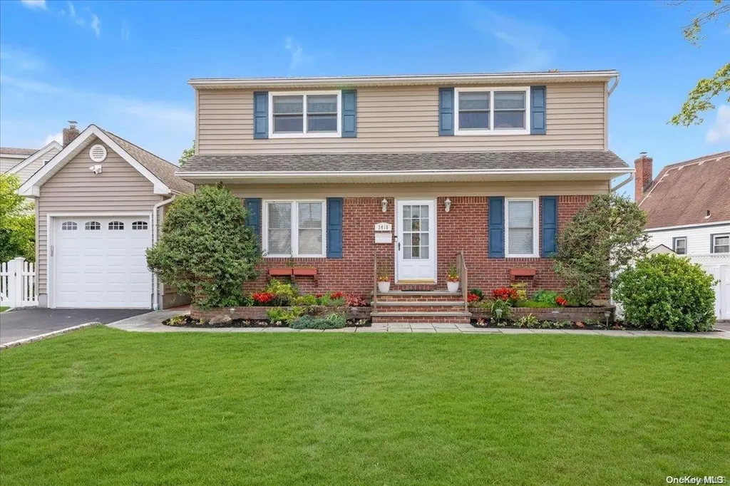 2410 Natta Boulevard Bellmore NY 11710