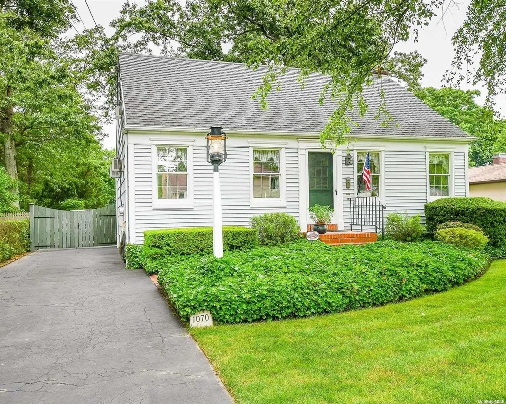 1070 Reilly Street Bay Shore NY 11706