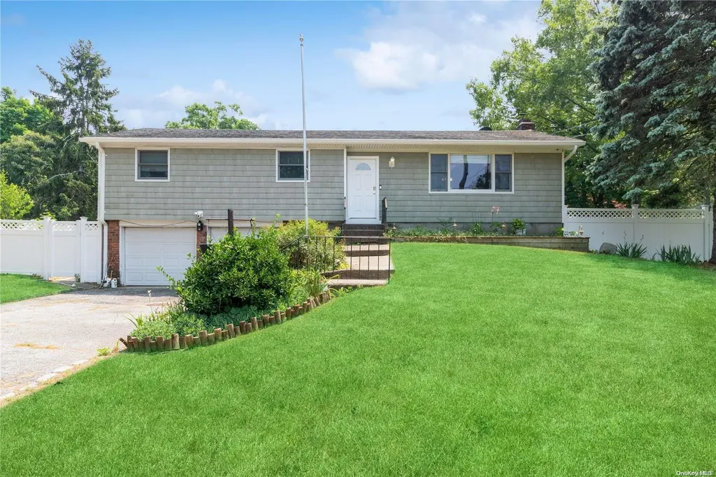 20 Simon Avenue Centereach NY 11720