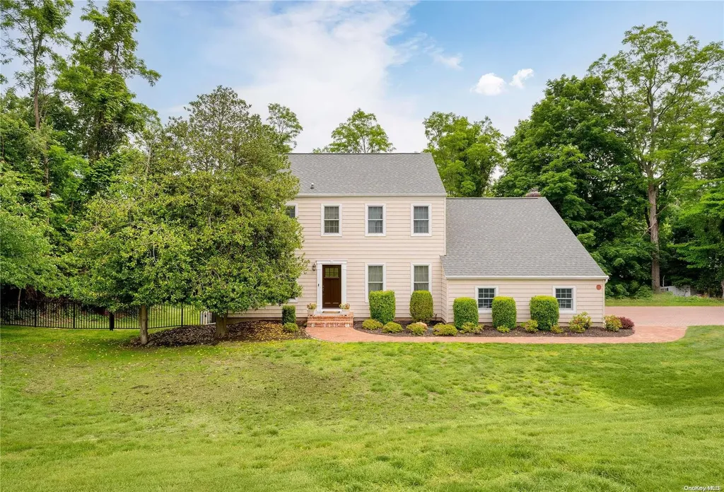 46 Mary Pitkin Path Shoreham NY 11786