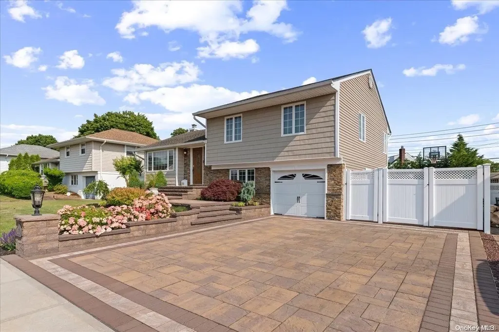 22 Gates Avenue Plainview NY 11803