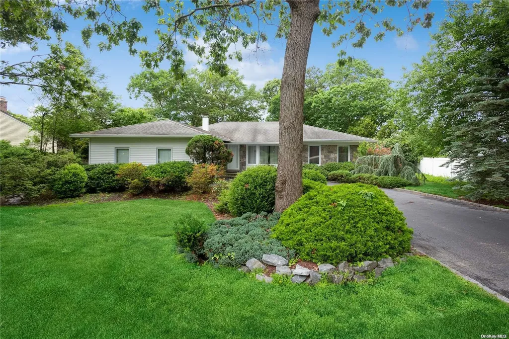 6 Devon Avenue Farmingville NY 11738
