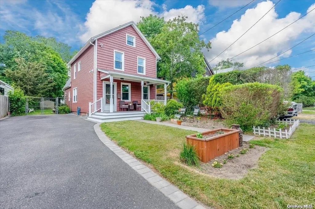26 Wiggins Avenue Patchogue NY 11772