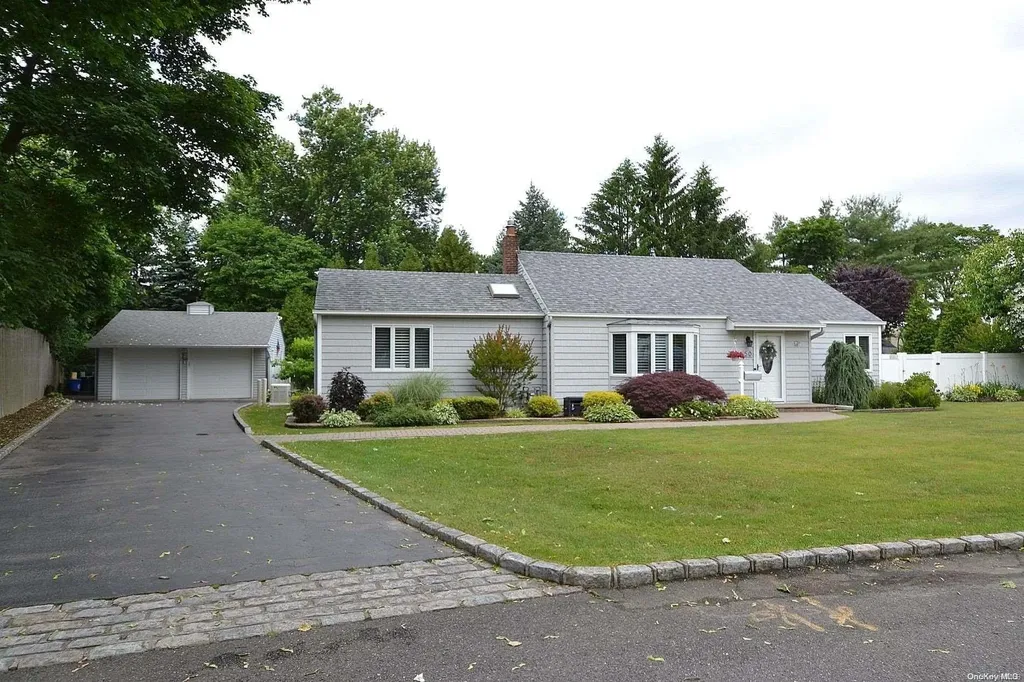 50 Maple Drive Deer Park NY 11729