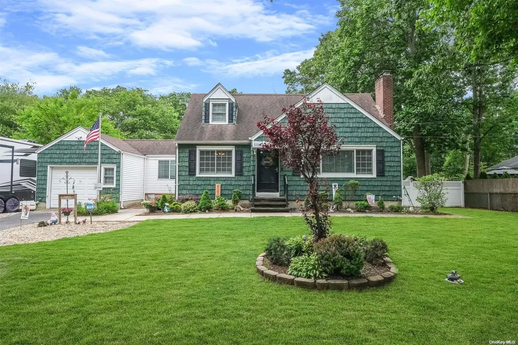 78 Birch Street Islip NY 11751