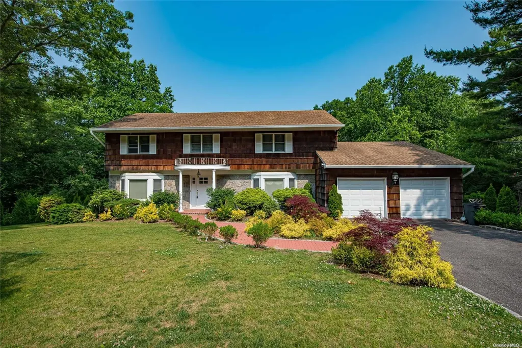19 Durham Drive Dix Hills NY 11746