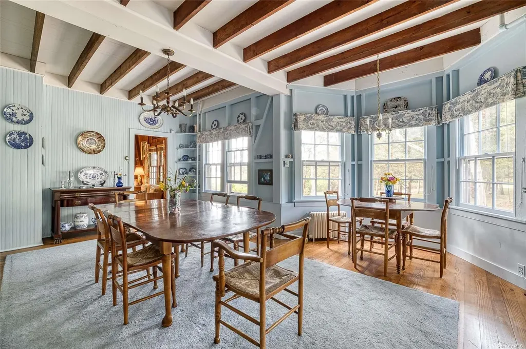 1695 Old Woods Path Southold NY 11971