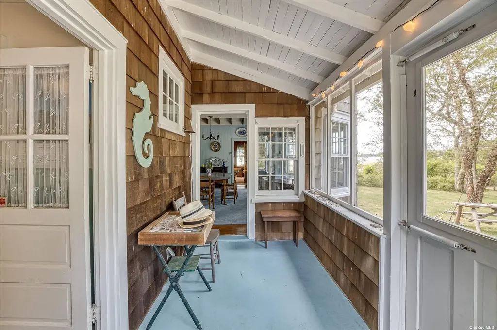1695 Old Woods Path Southold NY 11971