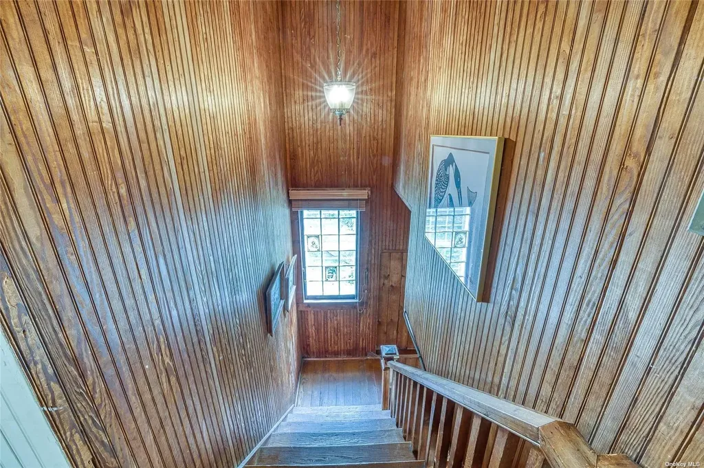 1695 Old Woods Path Southold NY 11971