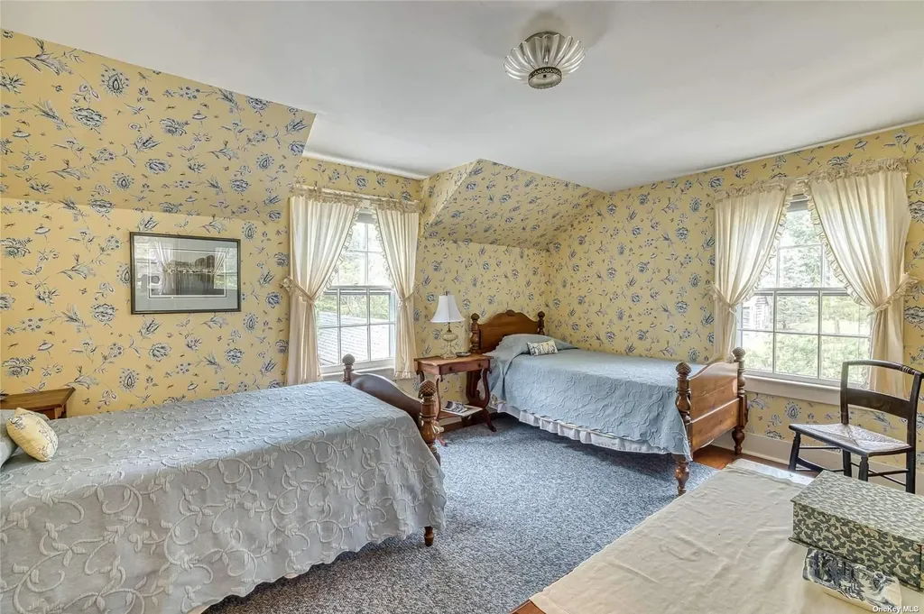 1695 Old Woods Path Southold NY 11971
