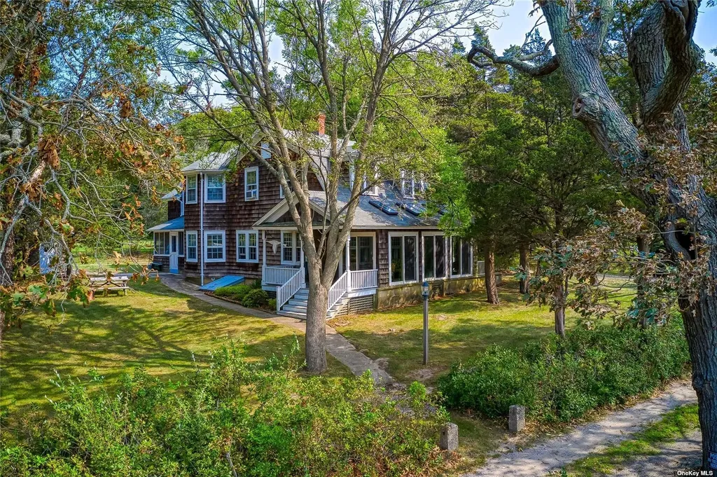 1695 Old Woods Path Southold NY 11971