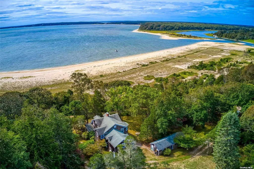 1695 Old Woods Path Southold NY 11971