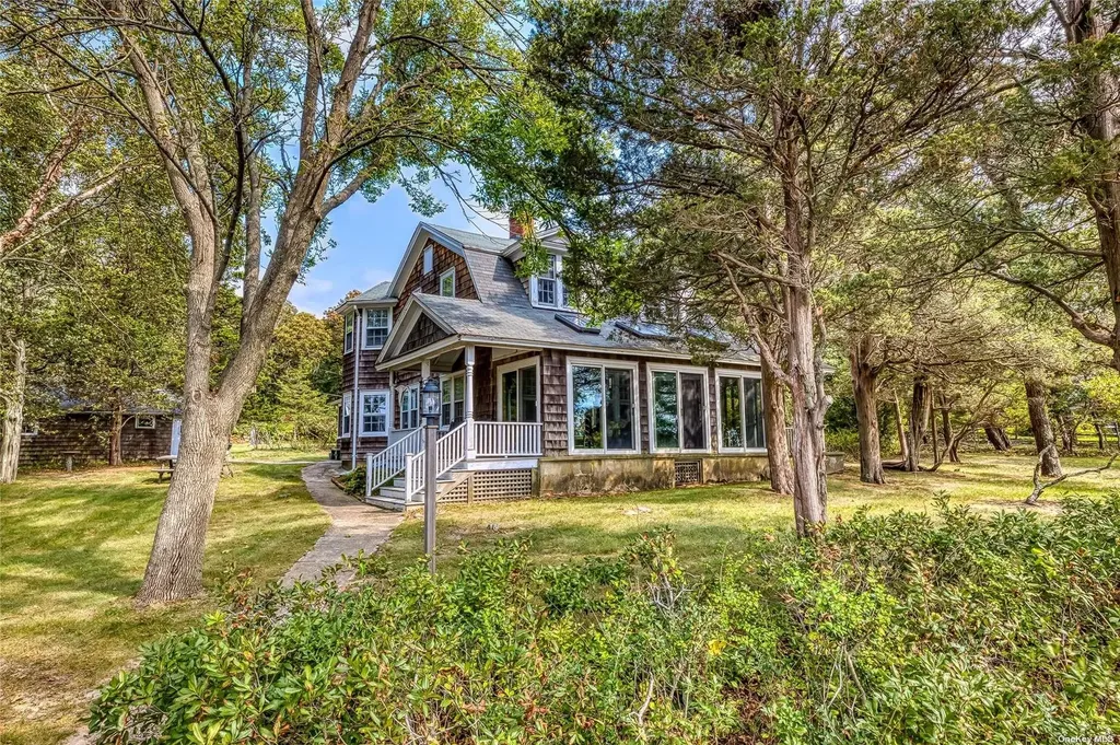 1695 Old Woods Path Southold NY 11971