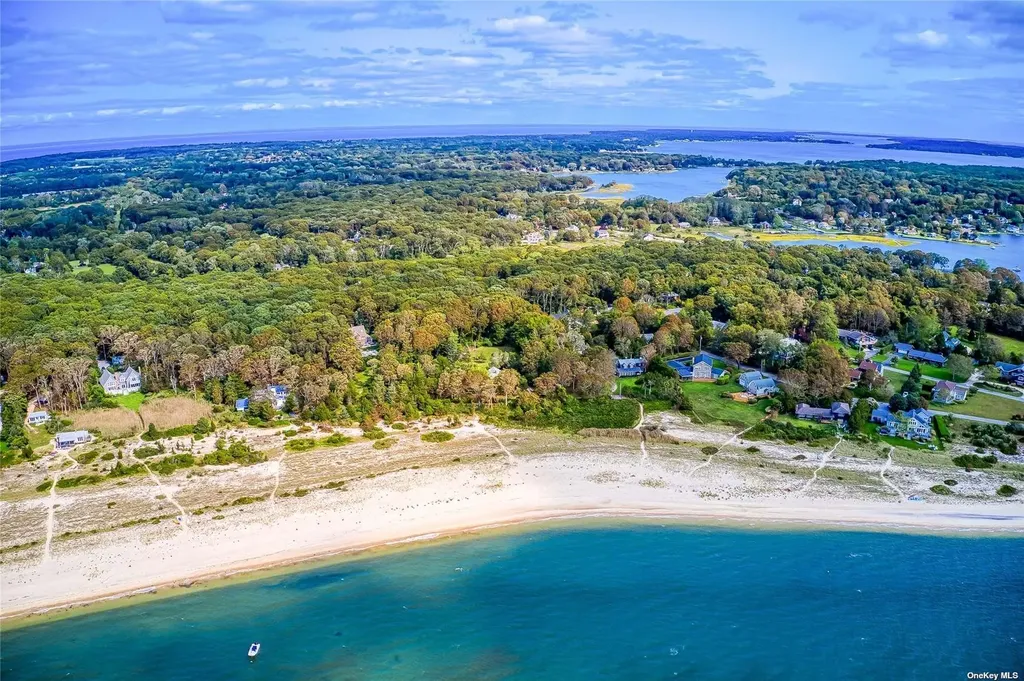 1695 Old Woods Path Southold NY 11971
