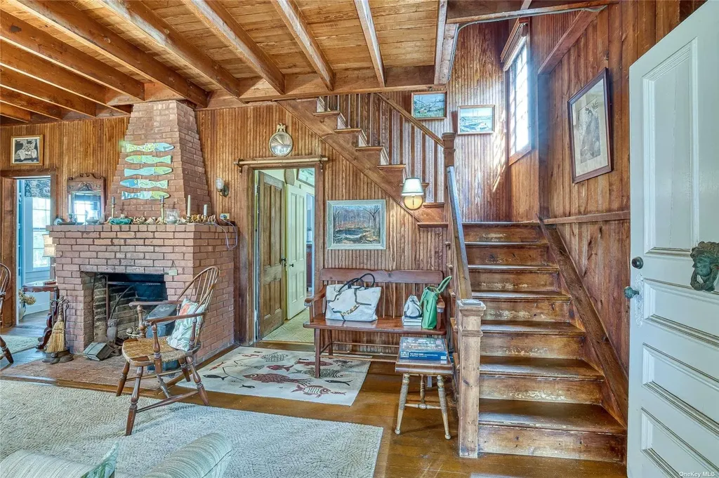 1695 Old Woods Path Southold NY 11971
