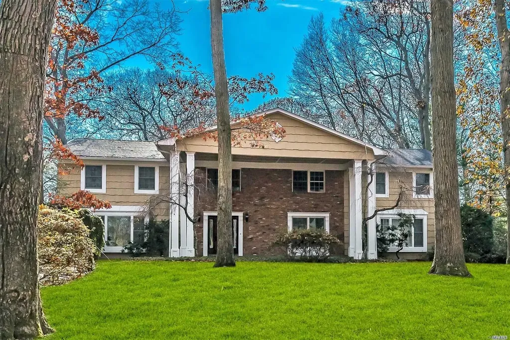 65 Fox Lane Dix Hills NY 11746