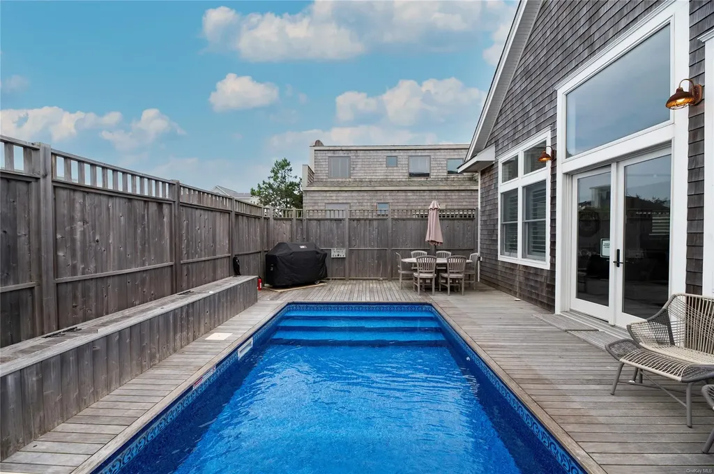 386 Dehnhoff Ocean Beach NY 11770